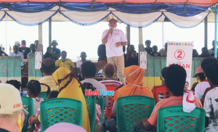 Foto Calon Bupati Hi. Usman Sidik Saat Menyapaikan Orasi Politik. 