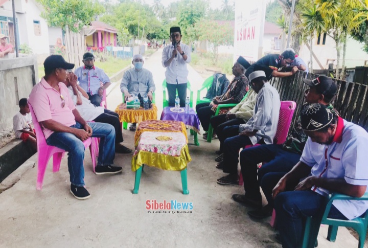 Foto Sekretaris Relawan Usman-Bassam Hatim Hasibuan Kailul Saat Menyampaikan Orasi Politiknya (foto. alif)