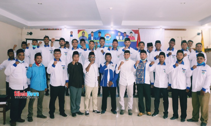 Foto Bersama Ketua IKA PMII Halsel, dan Pengurus (foto.alif)