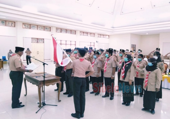Foto Bupati Halmahera Tengah Drs. Edi Langkara MH, Sebagai Majelis Bimbingan Cabang (Mabicab) Melakukan Pengukuhan Kepada Kwartir Cabang Halteng. (foto, Noni/Sabtu (09/01/2021)