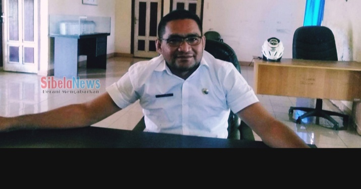 Foto Yafet Tjanu Kapala Dinas DISPERKIM Kabupaten Halbar.