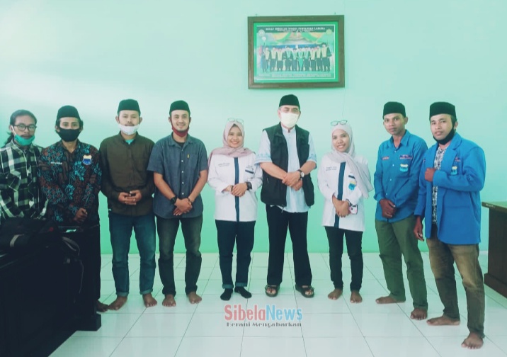 Foto Bersama Dr. Muhammad Kasuba, MA dan Pengurus Cabang Halsel Serta PKC MALUT.  (foto. angsi/Rabu-27-01-21)