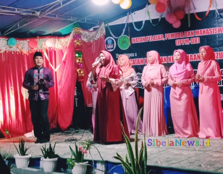 Foto Saat Nurwahida Dan Rajilun Membawa Kasida. (foto/Mirna)