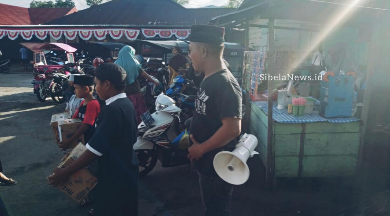 Foto: Rafardi Adjam, Melaksanakan Aksi Penggalangan Dana, Panitia Pembangunan Masjid Al-Mujahidin di Pasar Rum, Tidore Kepulauan. (foto/IR)
