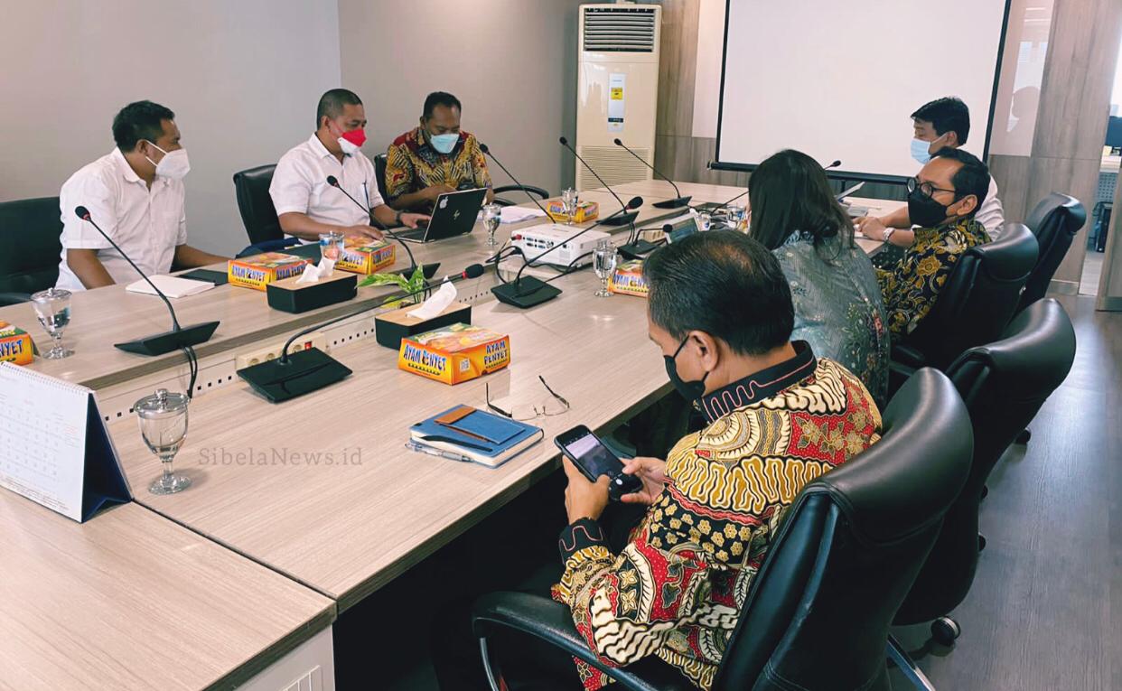 Foto: Bupati Kabupaten Halmahera Selatan, Hi. Usman Sidik Saat Berkunjung Di Kantor Kementrian Koordinator Bidang Kemaritiman dan Investasi (Kemenko Marves.