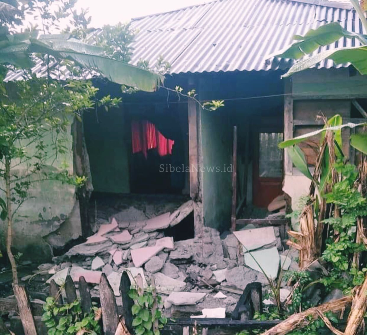 Foto: Rumah milik Lasura umur 62 tahun di RT 4 Desa Gandasuli. (foto/Istimewah)