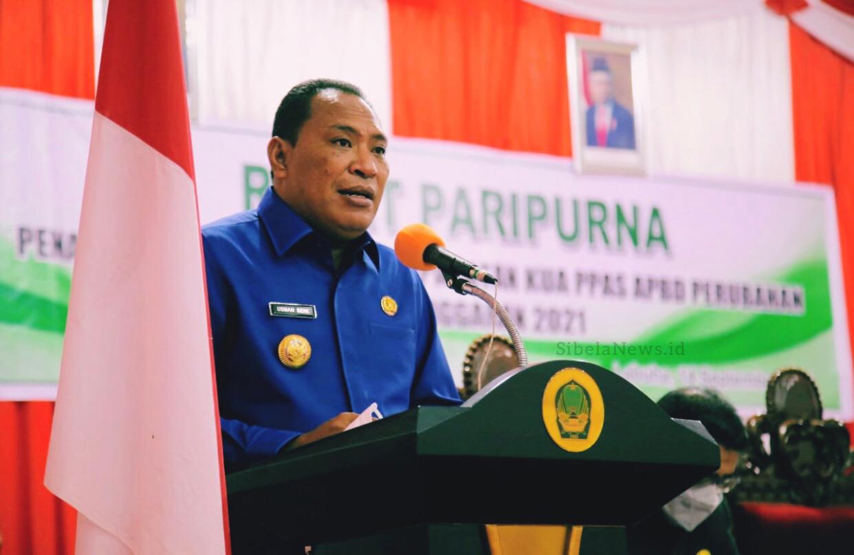 Foto : Bupati Halsel H. Usman Solik. (Foto Cecep)