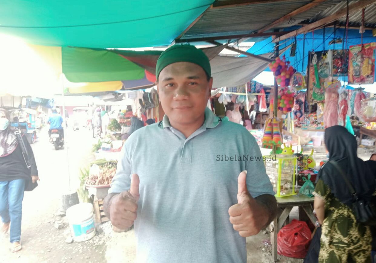 Foto Kepala UPTD Pasar Oba Sofifi, Tamrin S Kalabo.