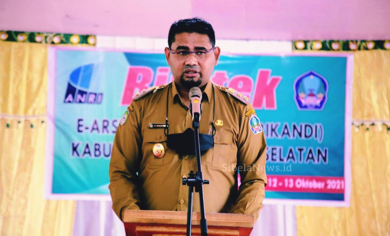 Foto Hasan Ali Bassam Kasuba, Wakil Bupati Kabupaten Halmahera Selatan.