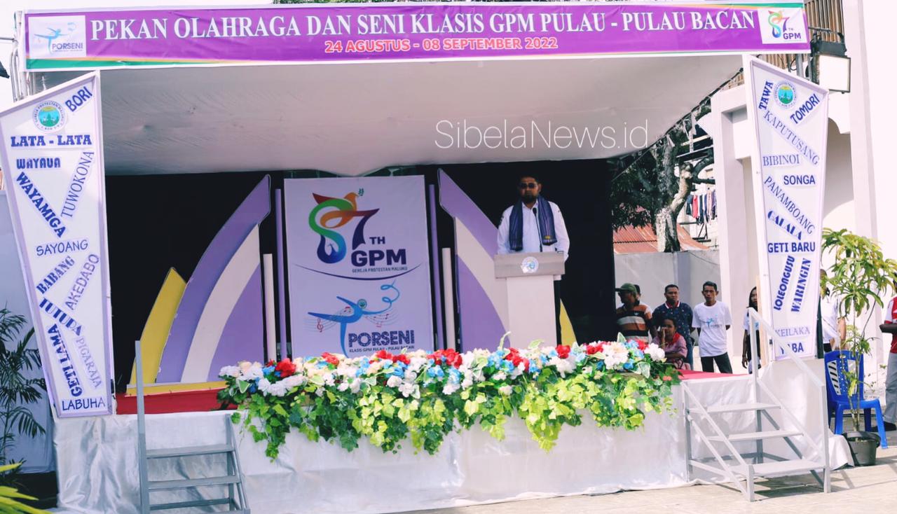 Gambar : Wakil Bupati Kabupaten Halmahera Selatan Hasan Ali Bassam Kasuba Saat Menyampaikan Sambuatan.