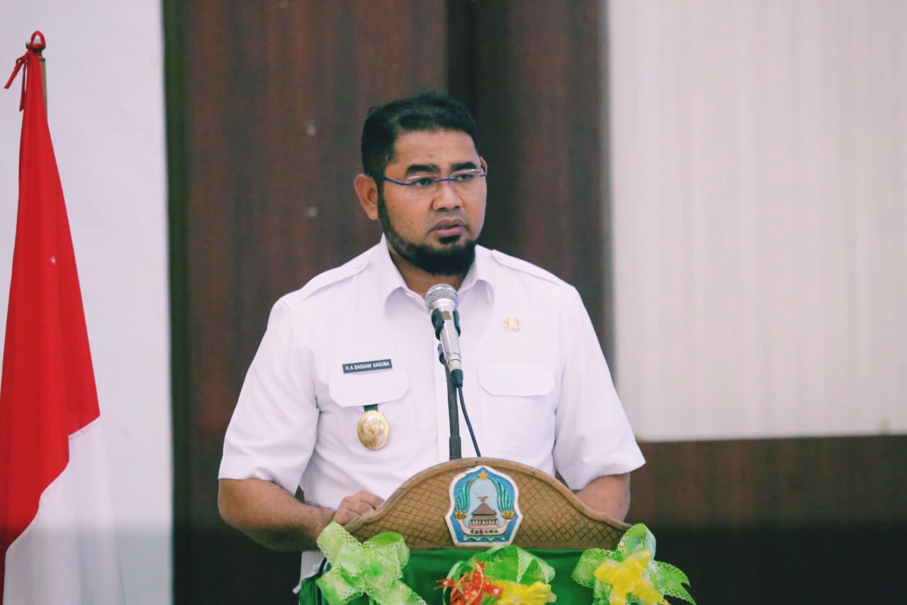 Gambar : Wakil Bupati Kabupaten Halmahera Selatan Hasan Ali Bassam Kasuba Saat Menyampaikan Sambutan.