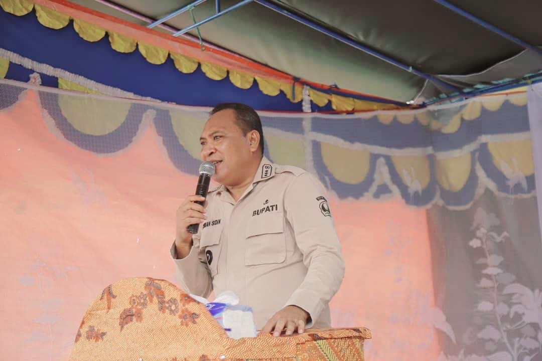 Gambar : Bupati Kabupaten Halmahera Selatan, Hi. Usman Sidik.