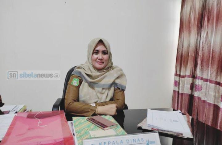 Gambar : Asia Hasyim, SKM.,M.Kes. Kepala Dinas (Kadis) Kesehatan  Halmahera Selatan.