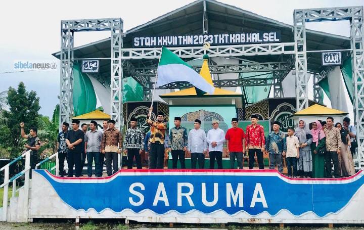 Gambar : Wakil Bupati Halsel Bassam Kasuba Saat Melepaskan Pawai Ta’aruf 30 Kafilah.