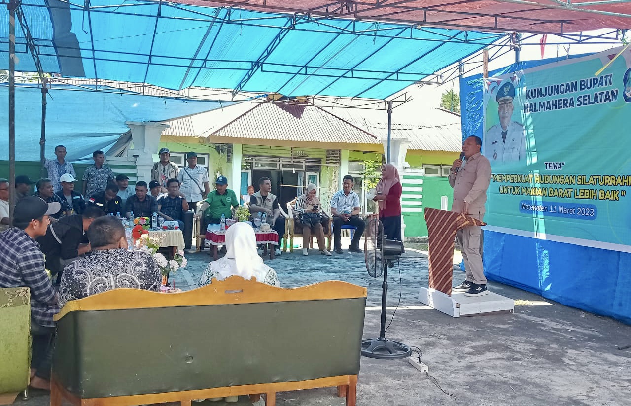 Gambar : Bupati Halsel H. Usman Sidik Saa Kunjungan Kerja Di Makean Barat.