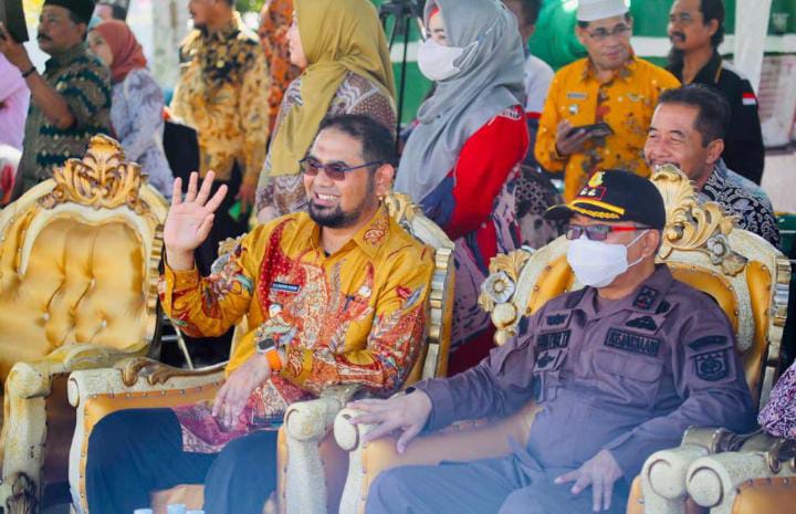 Gambar : Wakil Bupati Halsel, Hasan Ali Bassam Kasuba Saat Menghadiri Acara PKK.