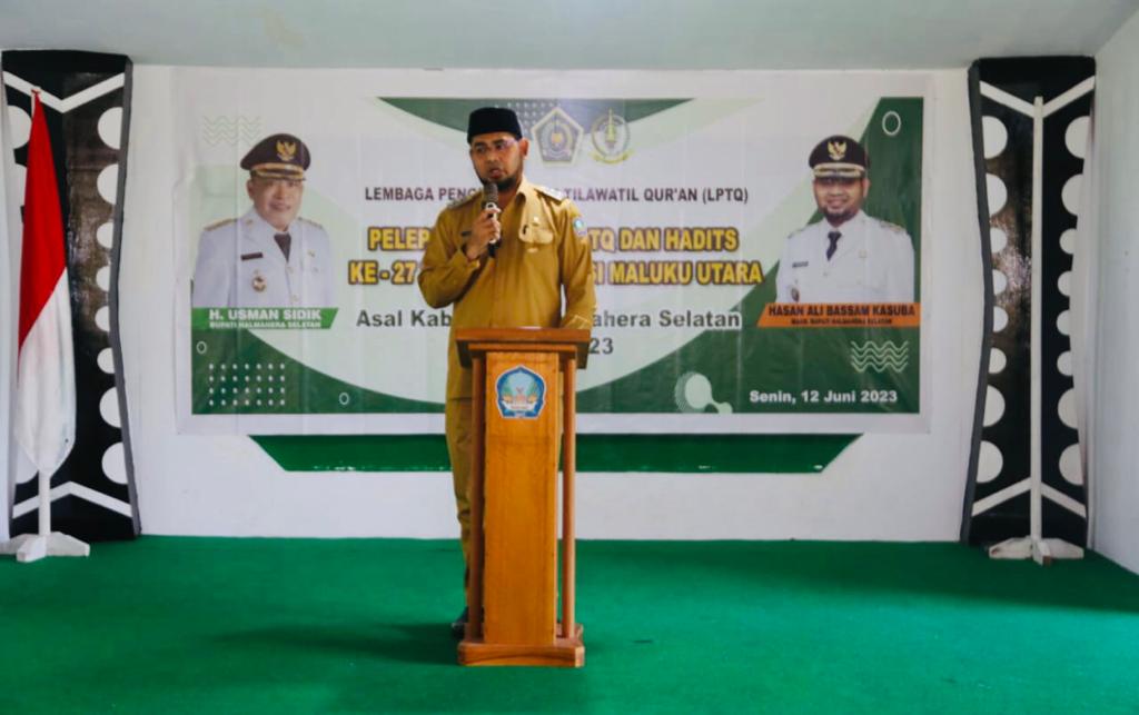 Gambar : Wakil Bupati Halsel, Hasan Ali Bassam Kasuba Menyampaikan Sambuat.