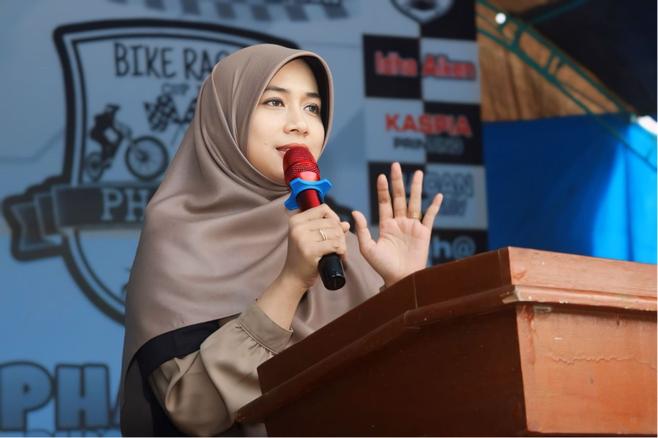 Gambar : Ibu Rifa’at Al Sa’adah Ketua TP. PKK Halmahera Selatan.