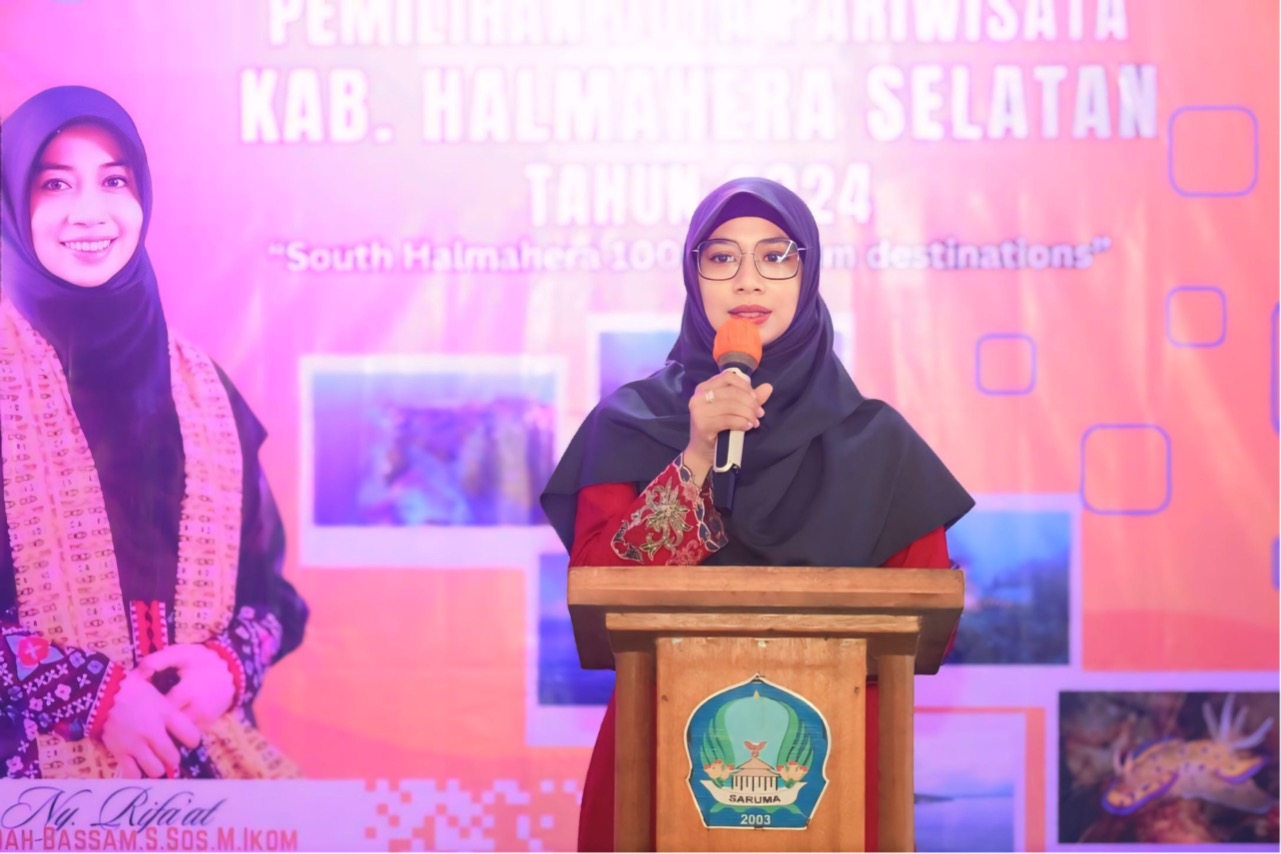 Gambar : Ketua TP PKK Kabupaten Halmahera Selatan, Ny. Rifa’at Al Sa’adah Bassam.