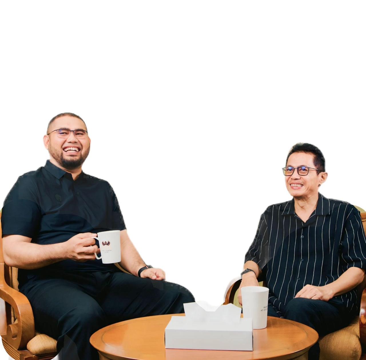 Gambar : Hasan Ali Bassam Kasuba dan Helmi Umar Mhucin, Calon Bupati dan Calon Wakil Bupati Halsel.