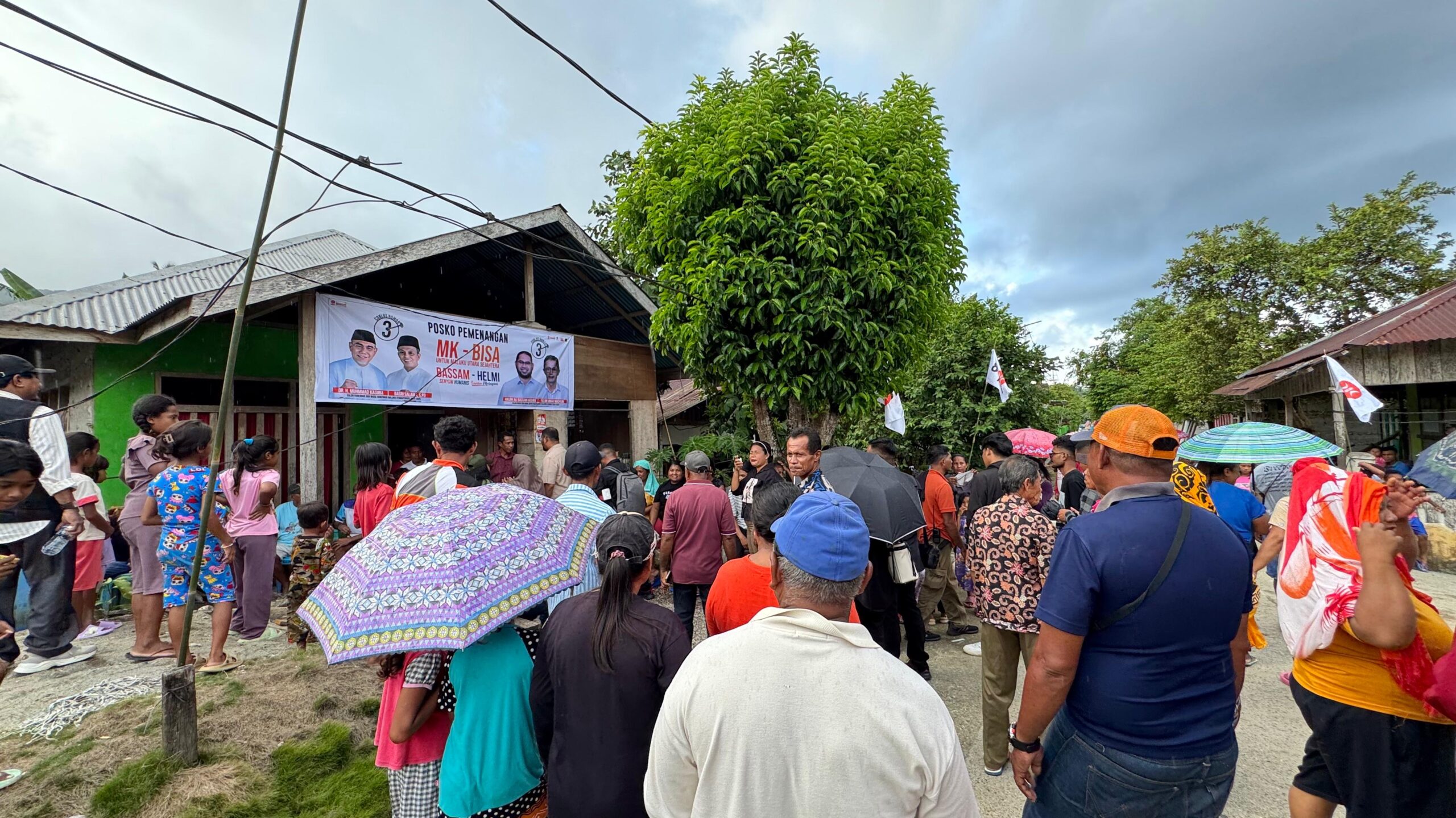 Gambar : Antusias Masyarakat Desa Pasir Putih.