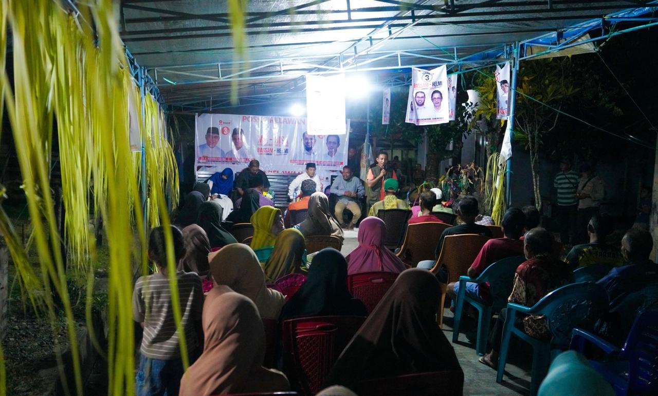 Gambar : Masyarakat Desa Fluk.