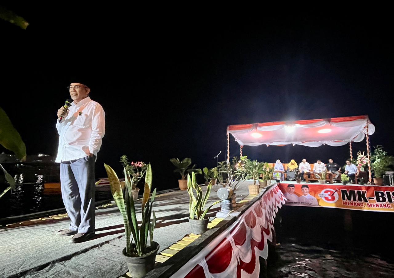 Gambar : Dr. H.Muhamad Kasuba Saat Menyampaikan Orasi Polittik.