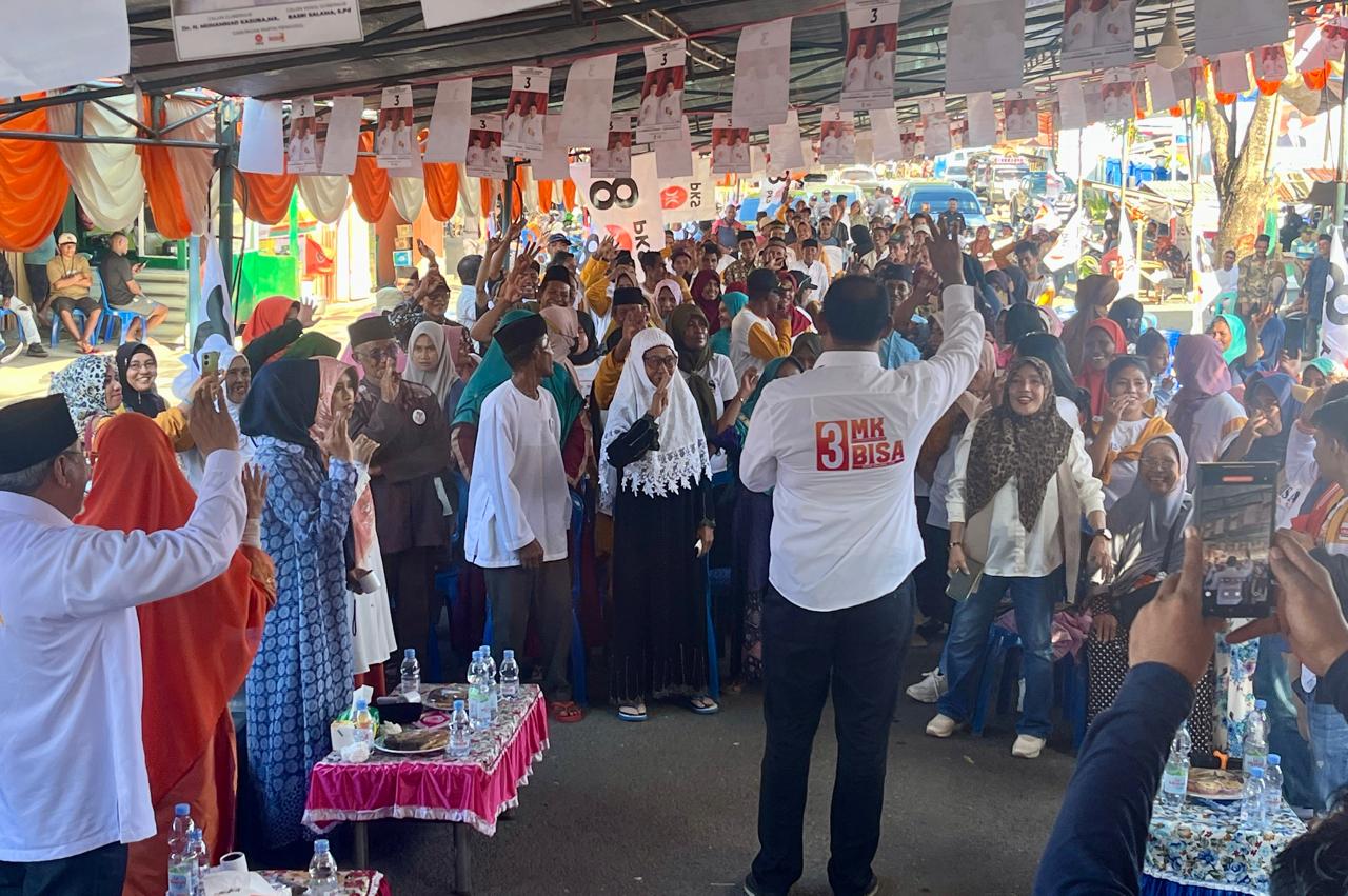 Gambar : Bassam Kasuba Menyampaikan Orasi Politik.