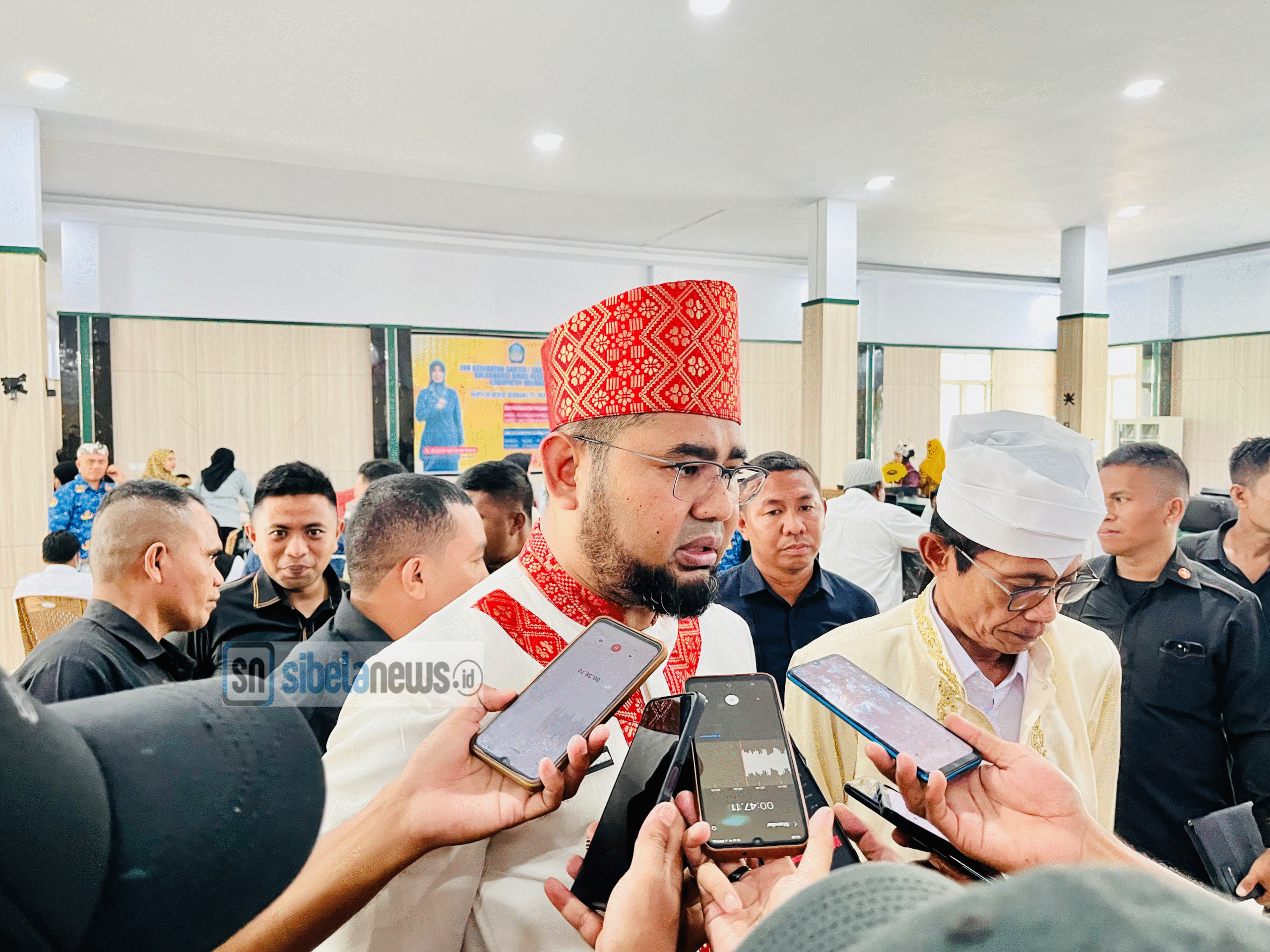Foto Hasan Ali Bassam Kasuba Bupati Halsel.