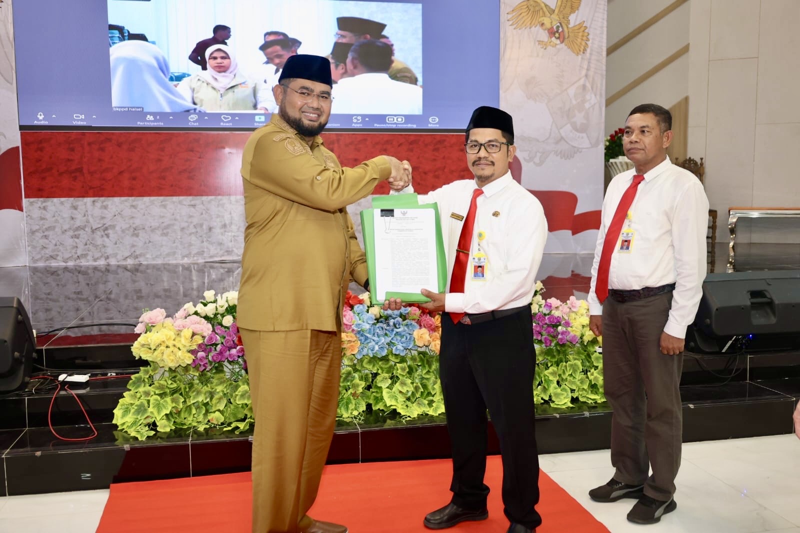 Gambar : Bupati Bassam Kasuba.
