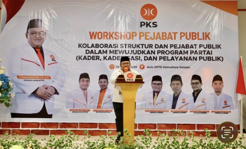 Gambar : Pidato Sekjen PKS Muhammad Kholid.