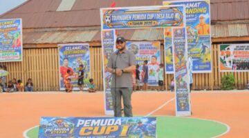 Gambar : Bupati Bassam Kasuba Buka Kegiatan Bola di Kacamatan Kayoa.