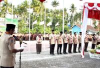 Gambar : Ir. Ikbal Hi. Mustafa ST, MT wakili Mabicab dan Ketua Kearcab Terima Penghargaan.