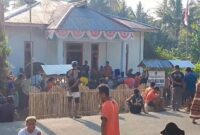 Gambar : Warga Desa Tagia Tolak Kades Kembali.