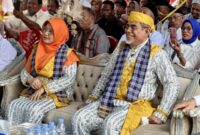 Gambar : Dr. H. Muhammad Kasuba bersama Istri Hadiri Kegiatan Silaturahmi di Halmahera Utara.