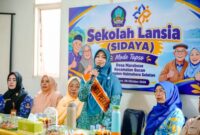 Gambar: Ketua TP PKK Halsel, Ny. Rifa'at Al Sa'adah Bassam Menyampaikan sambutan.