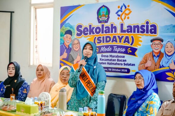 Gambar: Ketua TP PKK Halsel, Ny. Rifa'at Al Sa'adah Bassam Menyampaikan sambutan.