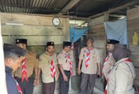 Gambar : Saat Tinjau Rumah Keluarga Kurang Mampu.