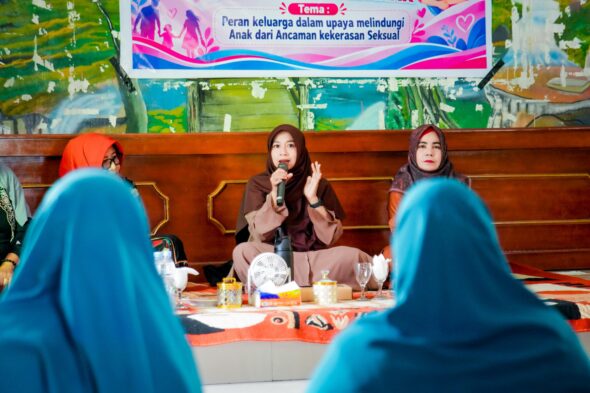 Gambar : Ketua TP PKK Halsel.